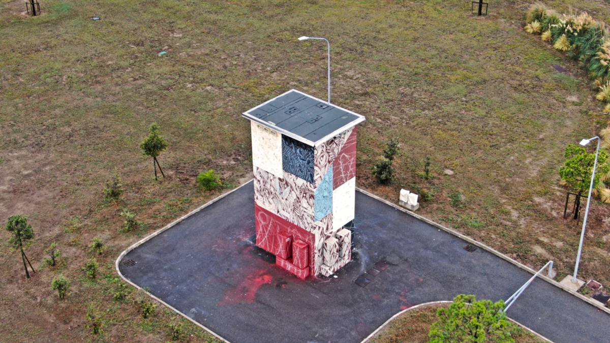 Cervia, la torretta si colora con la street art