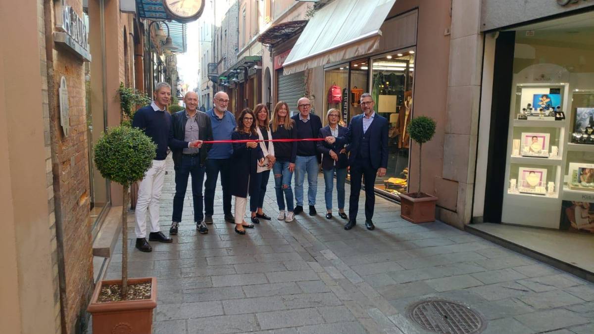 Ravenna, due fioriere per via Cairoli