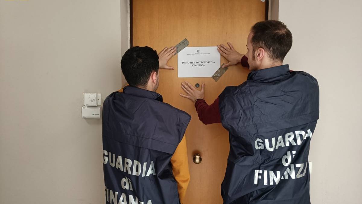 Rimini: aveva 9 fabbricati e 44 terreni, sequestri per 14 milioni di euro a pluripregiudicato VIDEO