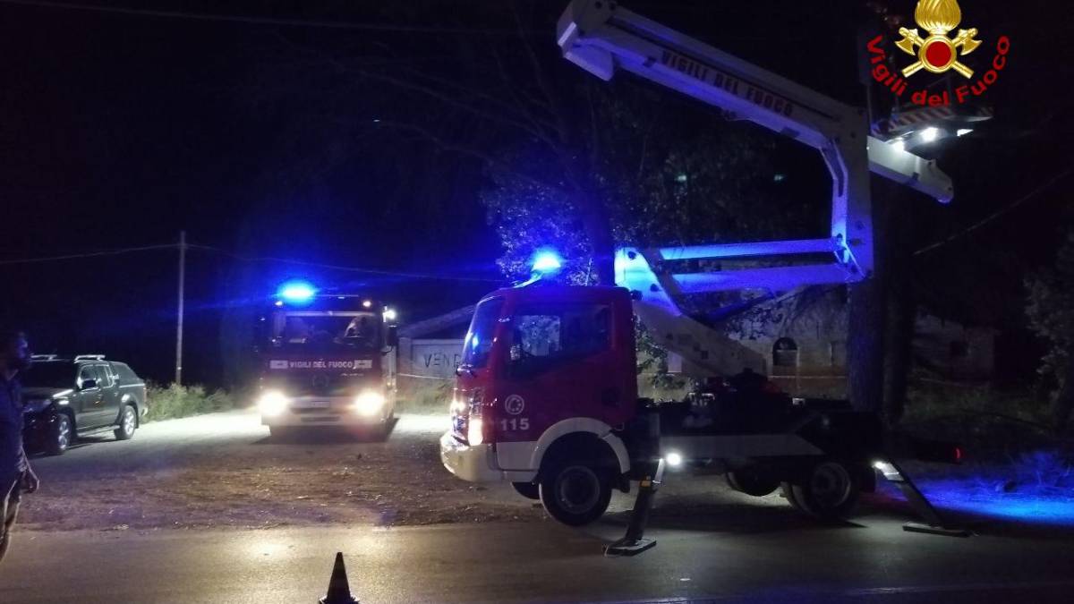 Maltempo: allagamenti e rami caduti, nella notte trenta interventi dei vigili del fuoco a Cesenatico e Gatteo