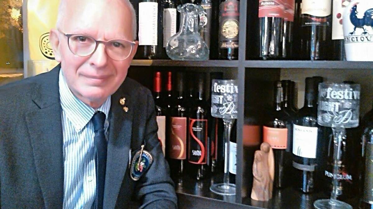 Divieto consumazione al banco del bar: Fipe-Confcommercio all'attacco