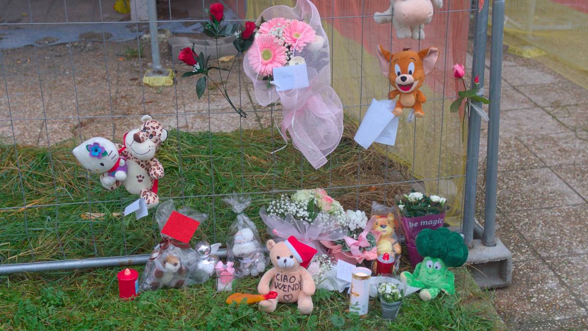 Ravenna, Giulia controllata a vista. Per la piccola Wendy funerali in forma privata