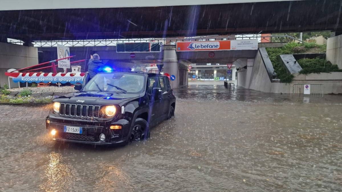 Maltempo Riccione, chiusa stazione e tutti i sottopassi allagati anche il piano terra dell'ospedale e il pronto soccorso