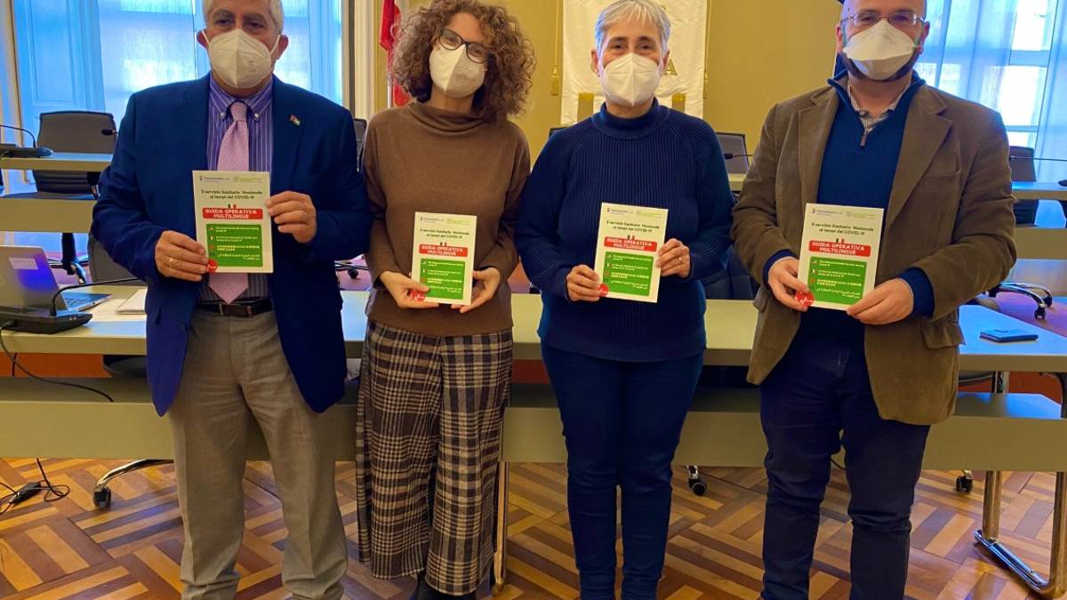 Cesena, una guida contro il Covid in italiano, arabo, francese, inglese e cinese