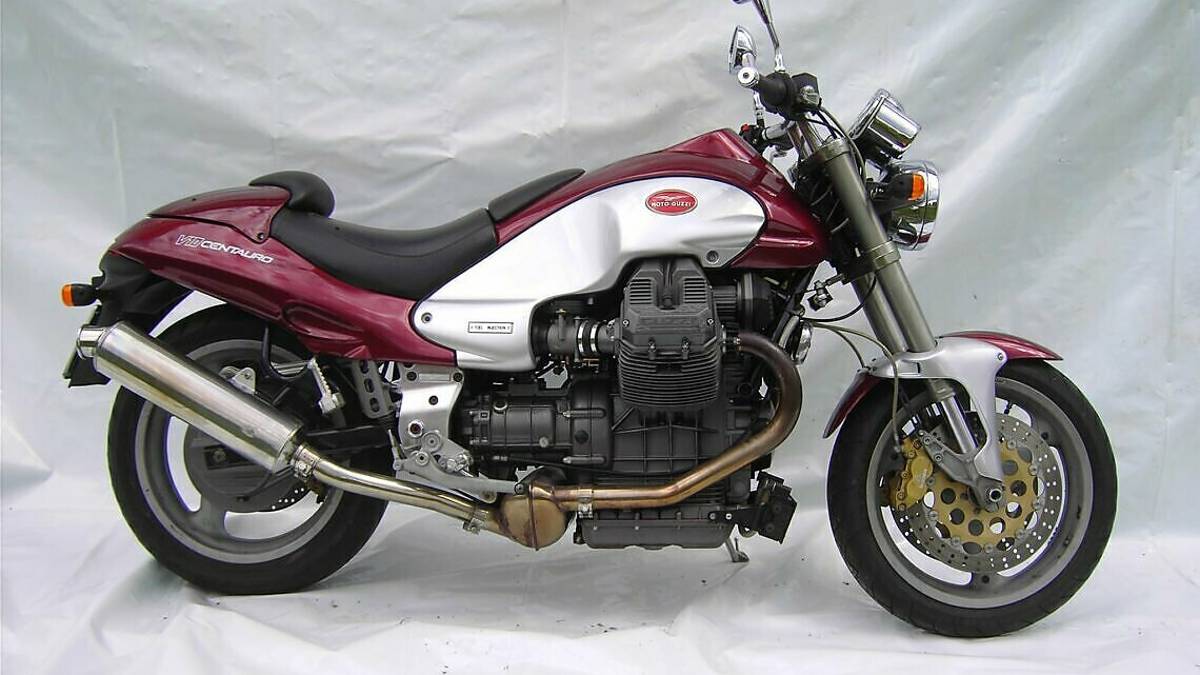 Il motoclub Renzo Pasolini propone una serata dedicata alla Moto Guzzi