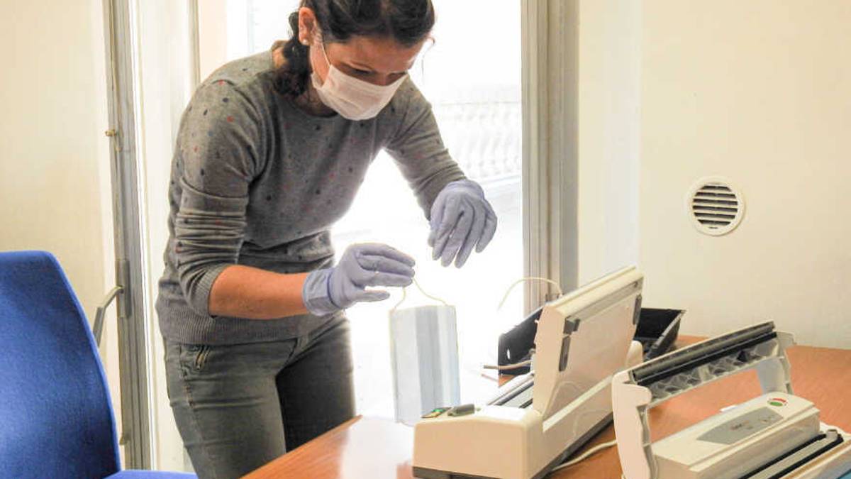 Mascherine, c'è anche chi le ruba. Consegna completata a Imola
