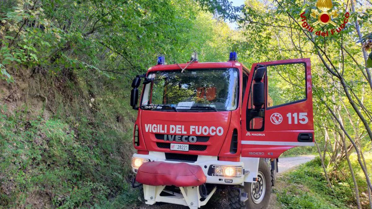 Incendio a Galeata: proseguono le operazioni di spegnimento VIDEO GALLERY