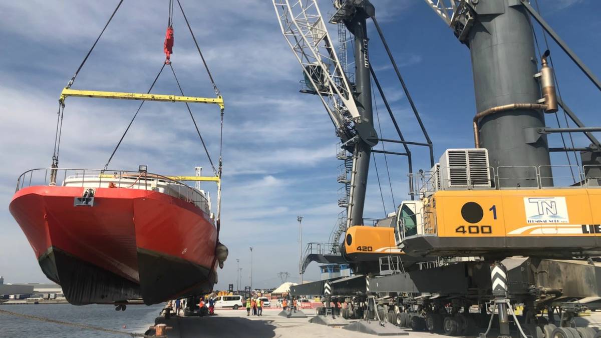 Ravenna, Sapir imbarca uno yacht da 85 tonnellate verso il Mar Caspio