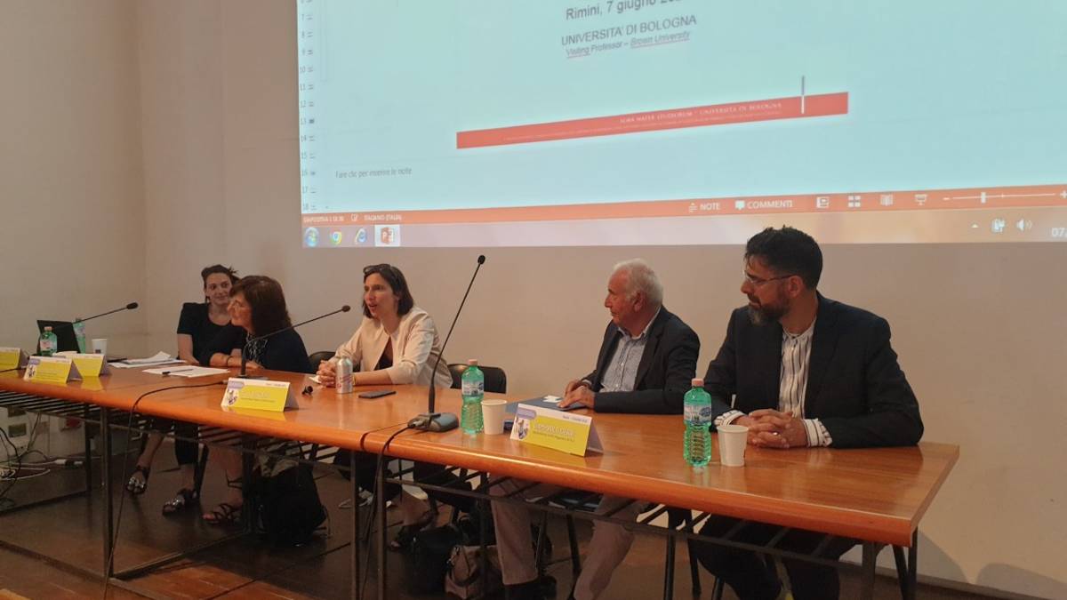 La Regione per gli anziani: residenzialità, domiciliarità e cohousing