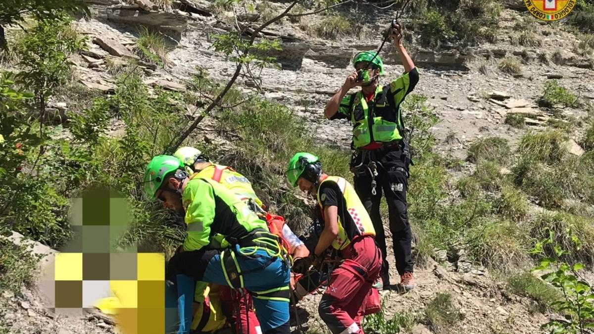 Precipita con la moto nel burrone al Passo dei Mandrioli: grave 37enne lughese