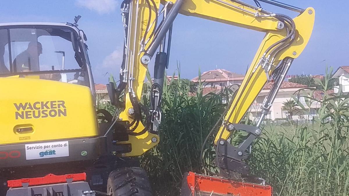 Riccione, sfalcio erba: Geat potenzia il servizio