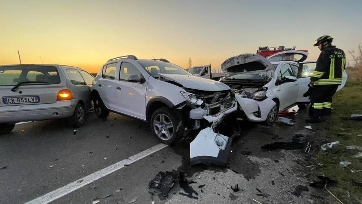 Incidente sull'Adriatica a Cesenatico con 3 mezzi coinvolti: traffico rallentato - Gallery