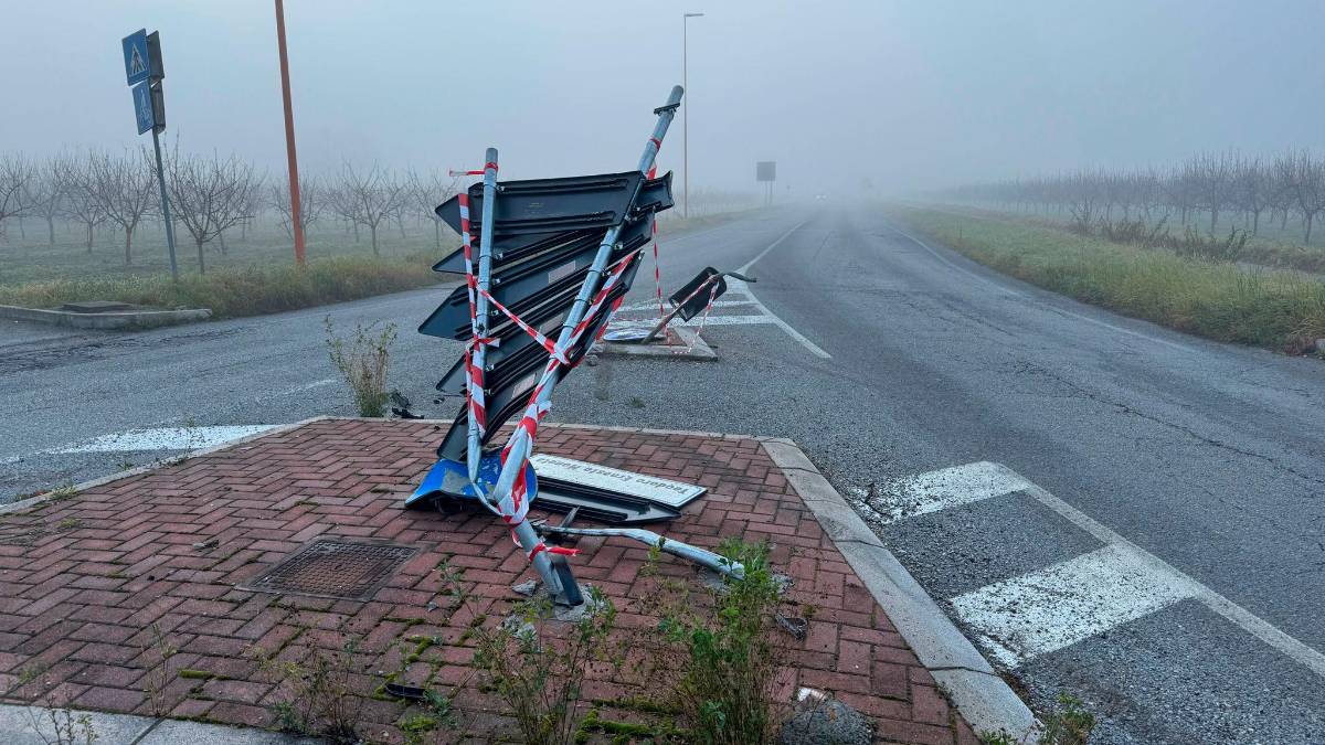 Incidenti in serie e cartelli abbattuti sulla Bretella - Gronda di Cesena