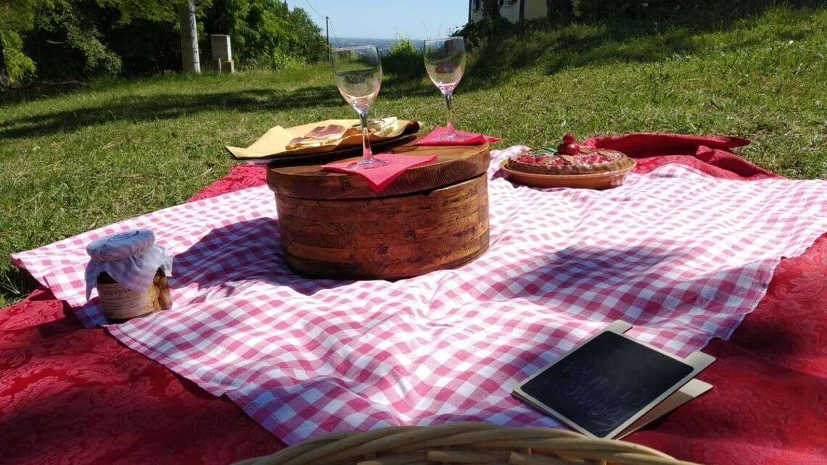Faenza, primo pic nic itinerante a Oriolo dei Fichi