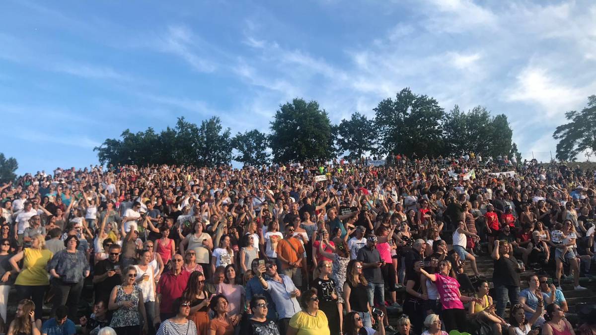Imola chiama Vasco, migliaia cantano per riportarlo all'autodromo - VIDEO