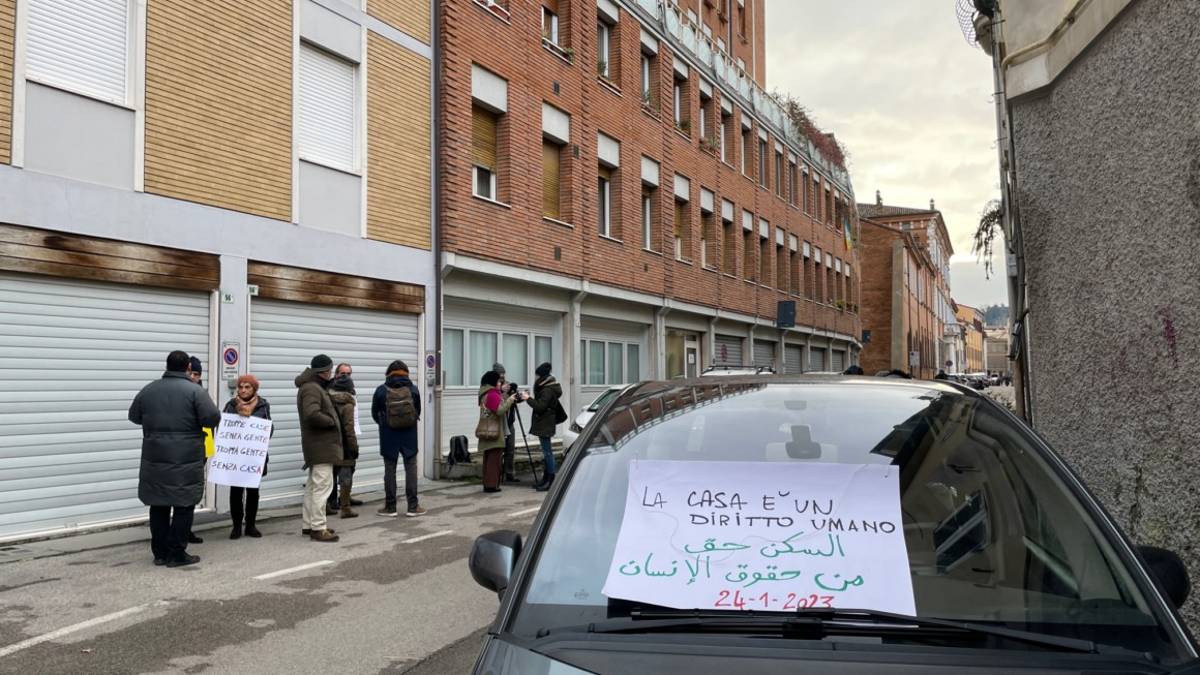 Cesena, sfratto: ufficiale giudiziario da una famiglia con tre bambine - Gallery