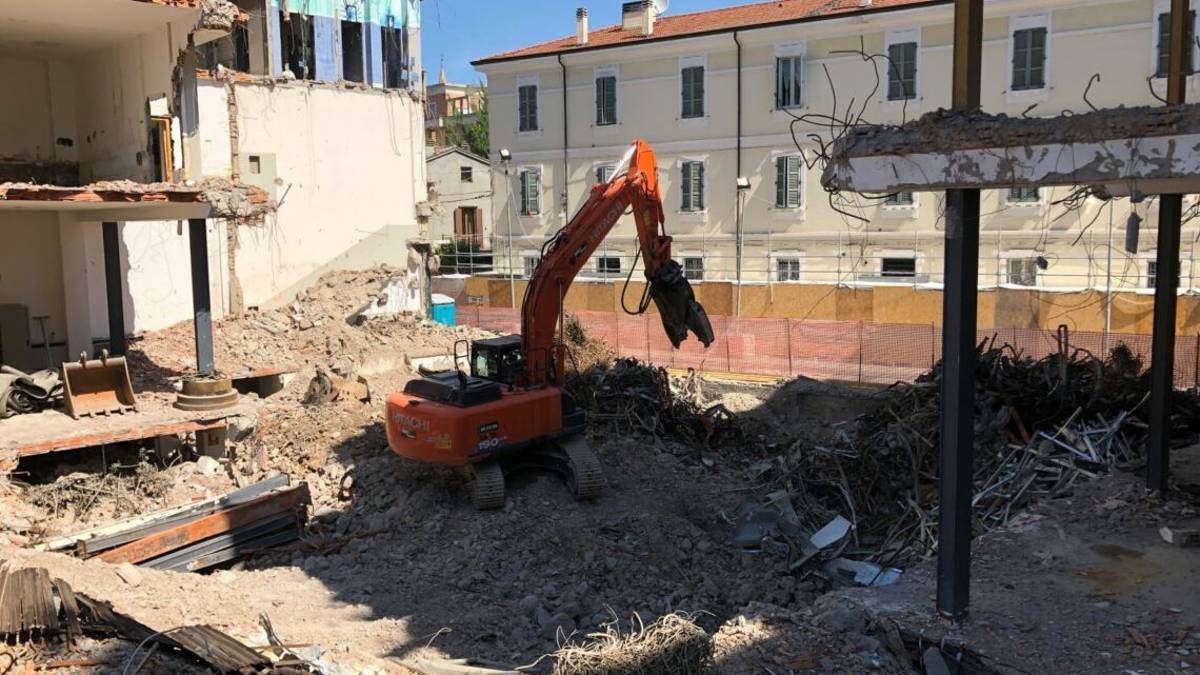 Forlì, proseguono i lavori all'ex Universal