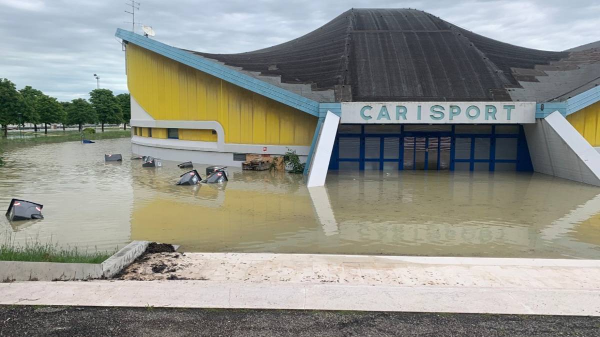 Alluvione Cesena. Il Comune revoca il bando per la gestione del Carisport