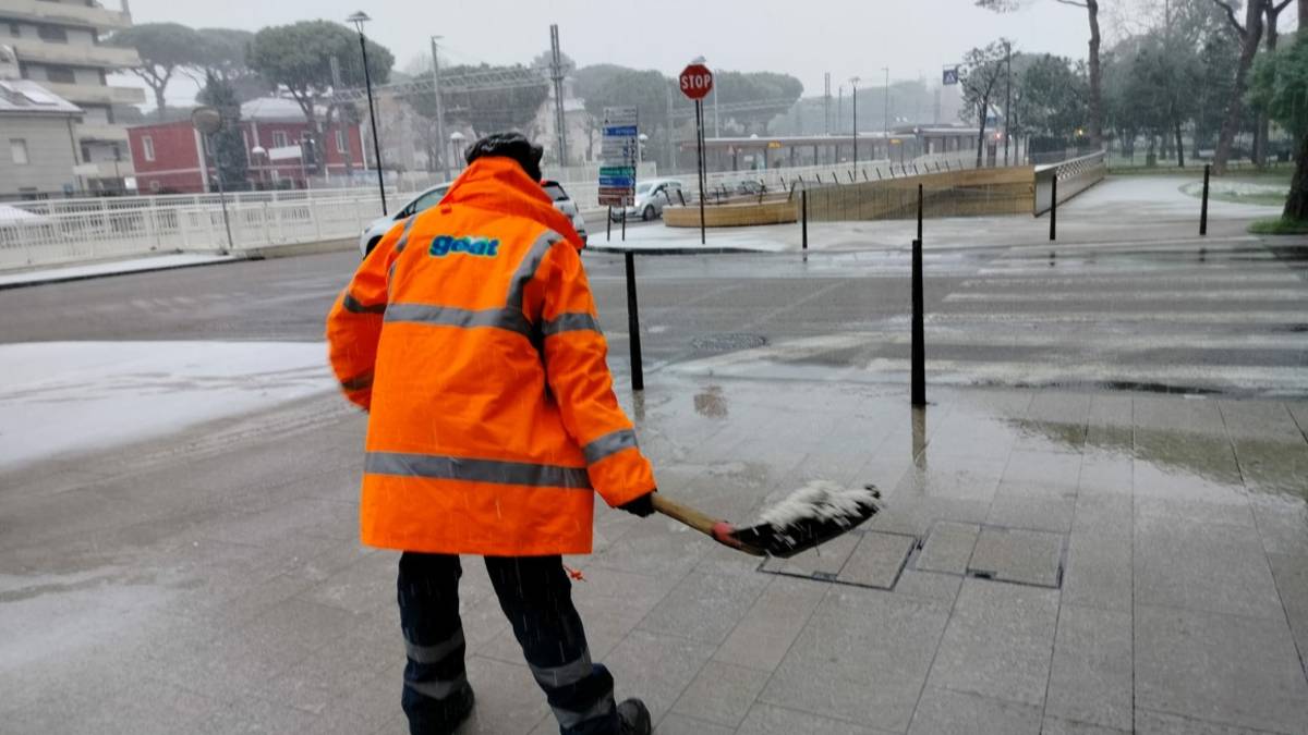 Sotto il sale di Riccione: via alla macchina della sicurezza e al piano neve - Gallery