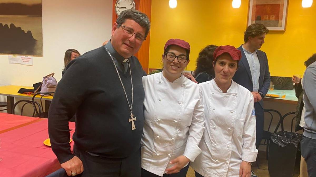 Rimini, il vescovo alla mensa universitaria: Tenete sempre presente il sapore del Vangelo