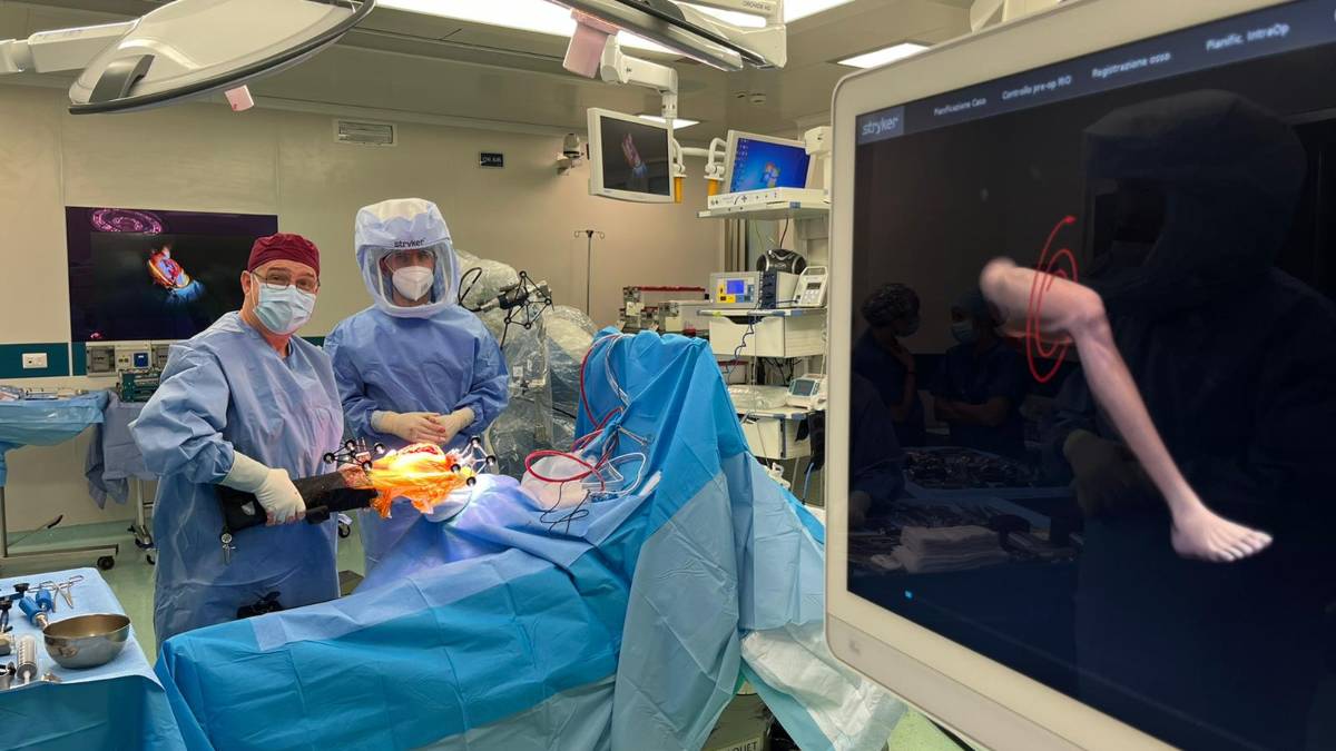Sanità, a Ravenna due protesi di ginocchio con tecnica robot assistita grazie all'Ortopedia forlivese
