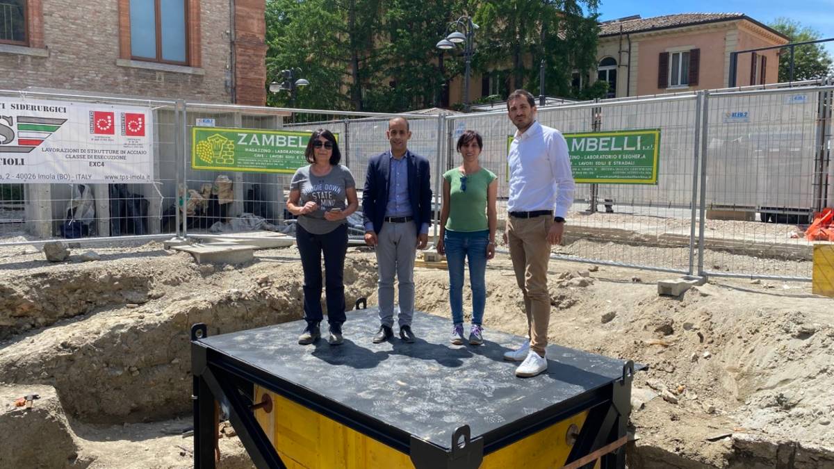 Cesena, fossa delle campane: compiute le operazioni di estrazione