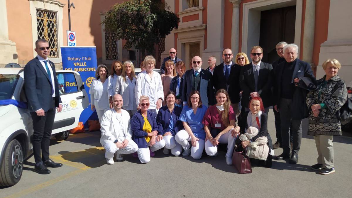 Savignano, dal Rotary 6mila euro per una Fiat Panda per l'Hospice