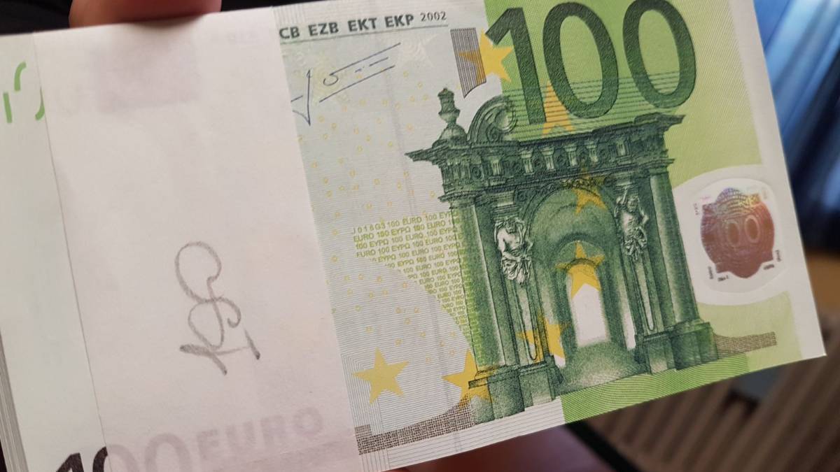 Forlì, pagano con 100 euro falsi. Denunciati due minori