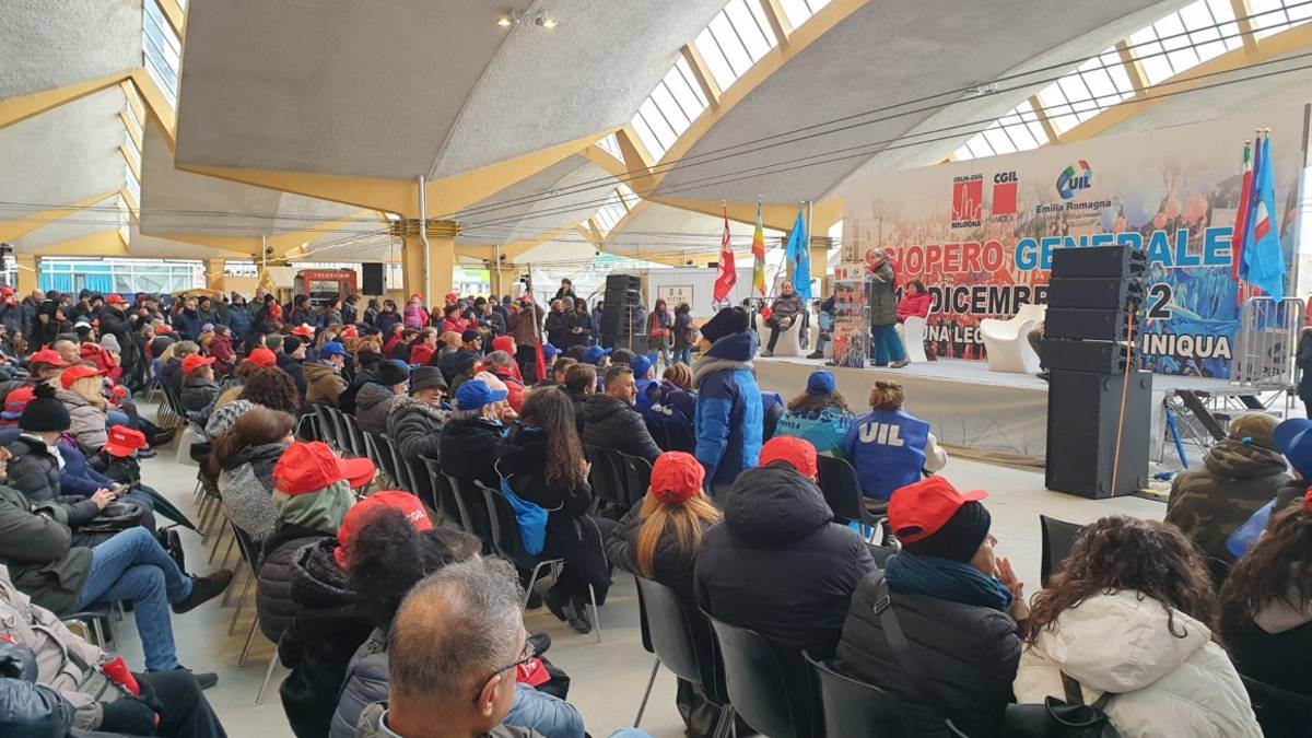 Facebook blocca la diretta dello sciopero. La Cgil di Imola: Si vede che diamo fastidio