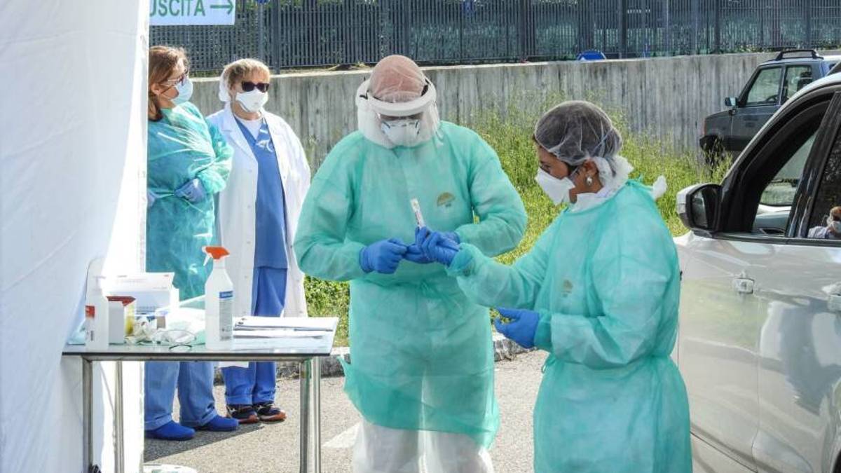 Imola. Positivi un bimbo di nido, uno di materne e quattro studenti