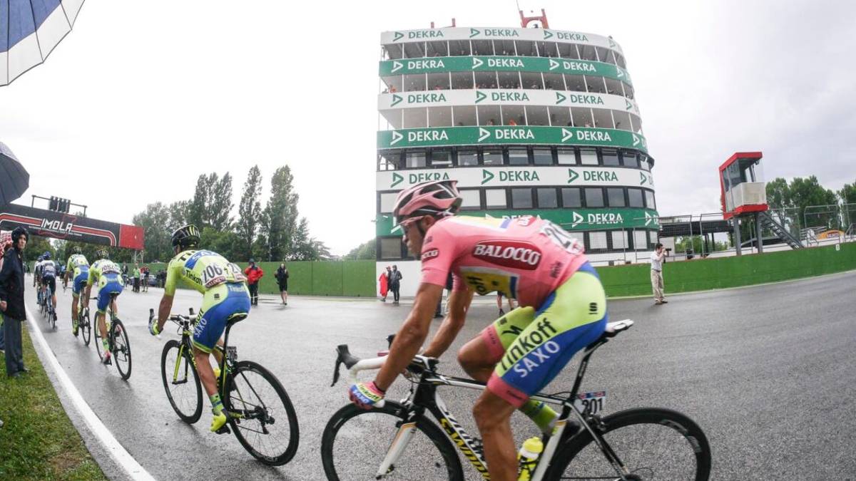 Ciclismo, saltano i Mondiali in Svizzera: si candida Imola?