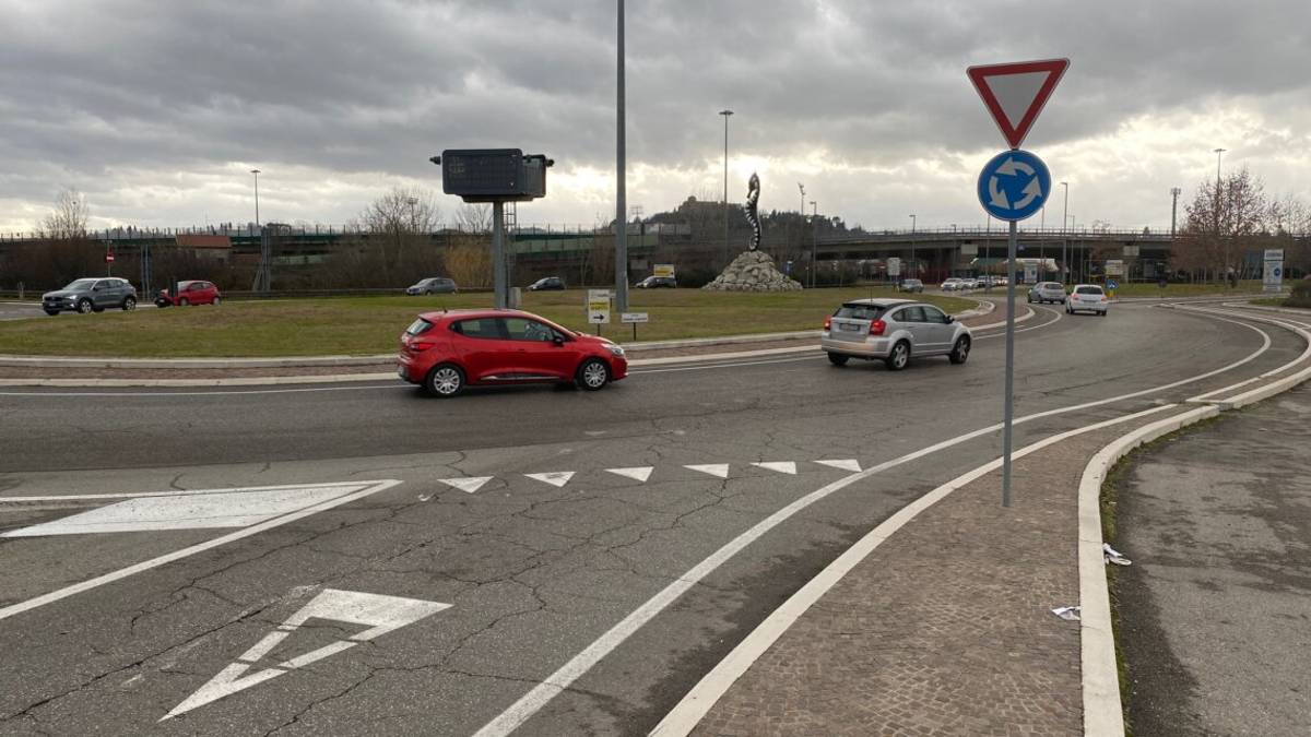 Cesena: segnaletica con le trappole per chi guida