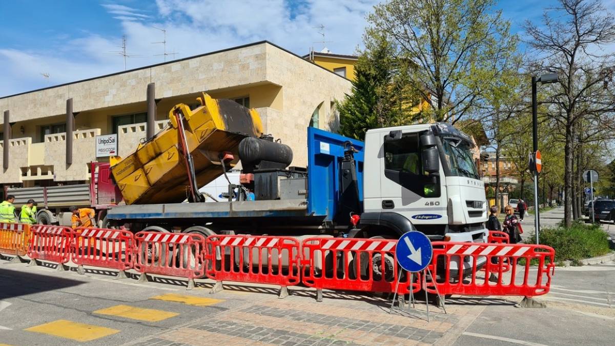 Santarcangelo, viale Mazzini: lavori alla rete idrica, cambia la viabilità dal 27 marzo