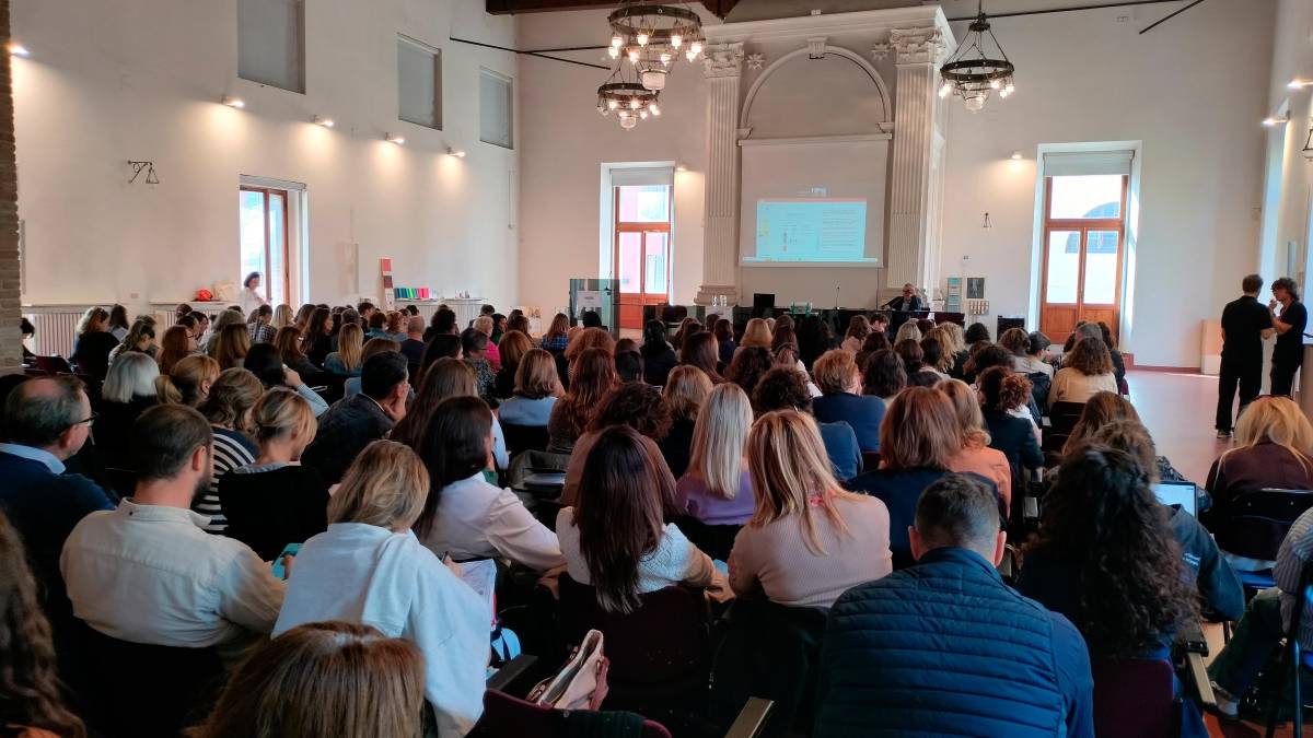 Palazzo del ridotto gremito per il convegno di ieri dal titolo “Fare luce sulle adolescenze fragili”