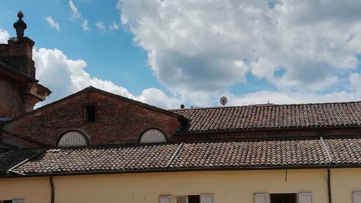Il tetto della scuola “Saffi”