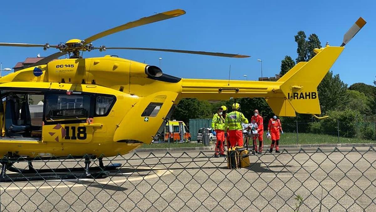 Rimini, investito da un furgone: ciclista 59enne in ospedale