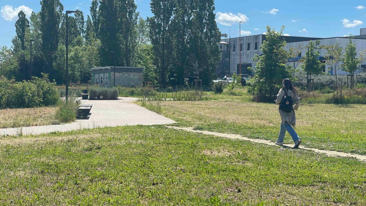Cesena: bimba di 9 anni esce da scuola e si punge con la siringa di un tossicodipendente