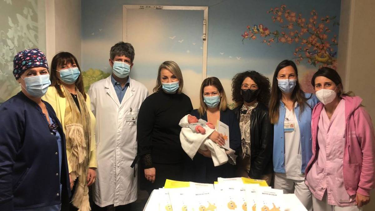 Donate 140 copie di Battiti di ciglia all'Ostetricia di Cesena