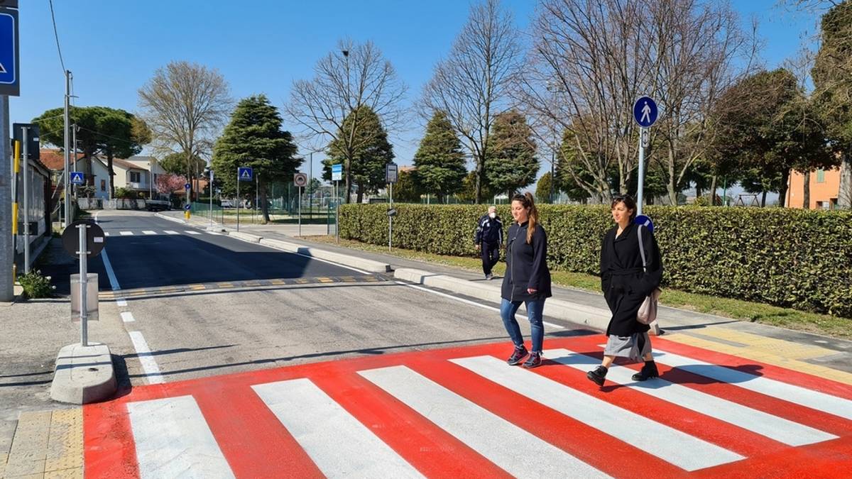 Santarcangelo, via Tomba: percorso protetto di 400 metri a San Martino dei Mulini