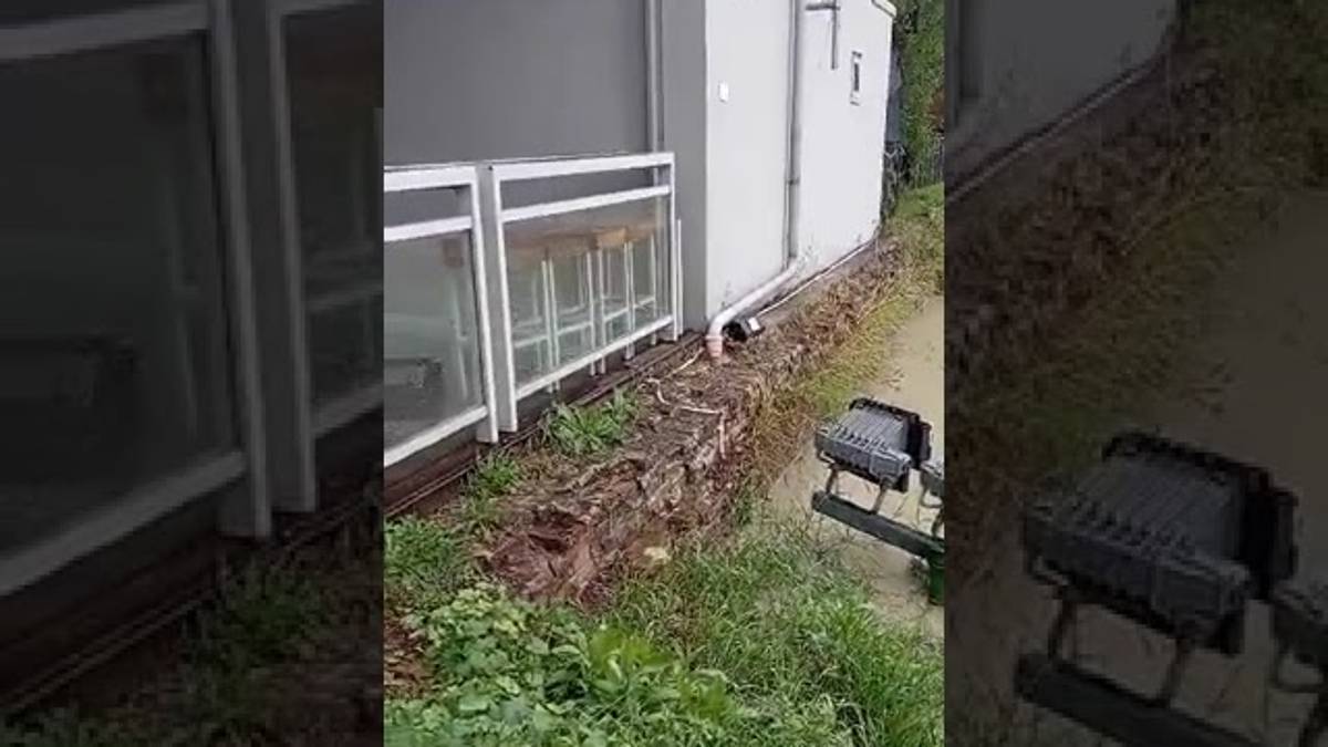 Maltempo, ore 15:40 a Cesena il Savio ha rotto gli argini nel tratto cittadino VIDEO