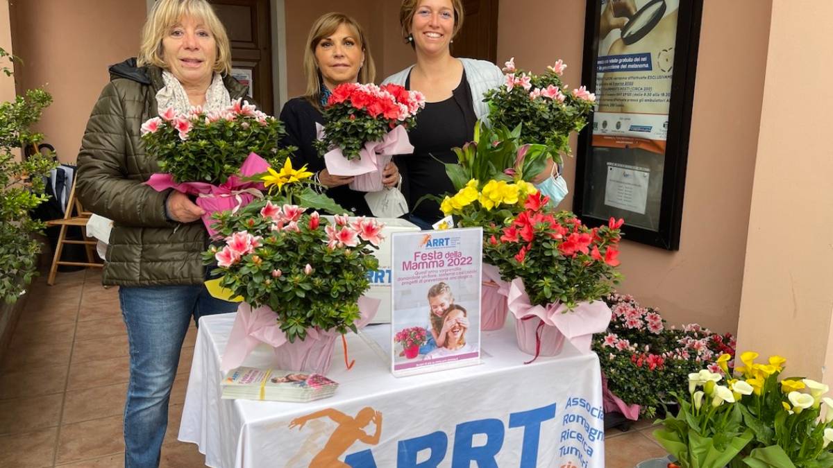 Festa della mamma, azalee solidali Arrt a Cesena, Cesenatico, Valle Savio e Valle del Rubicone