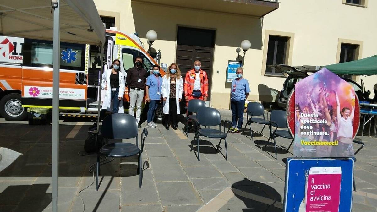 Forlì, 180 dosi della clinica mobile nelle scuole e nei mercati: le prossime date nel territorio