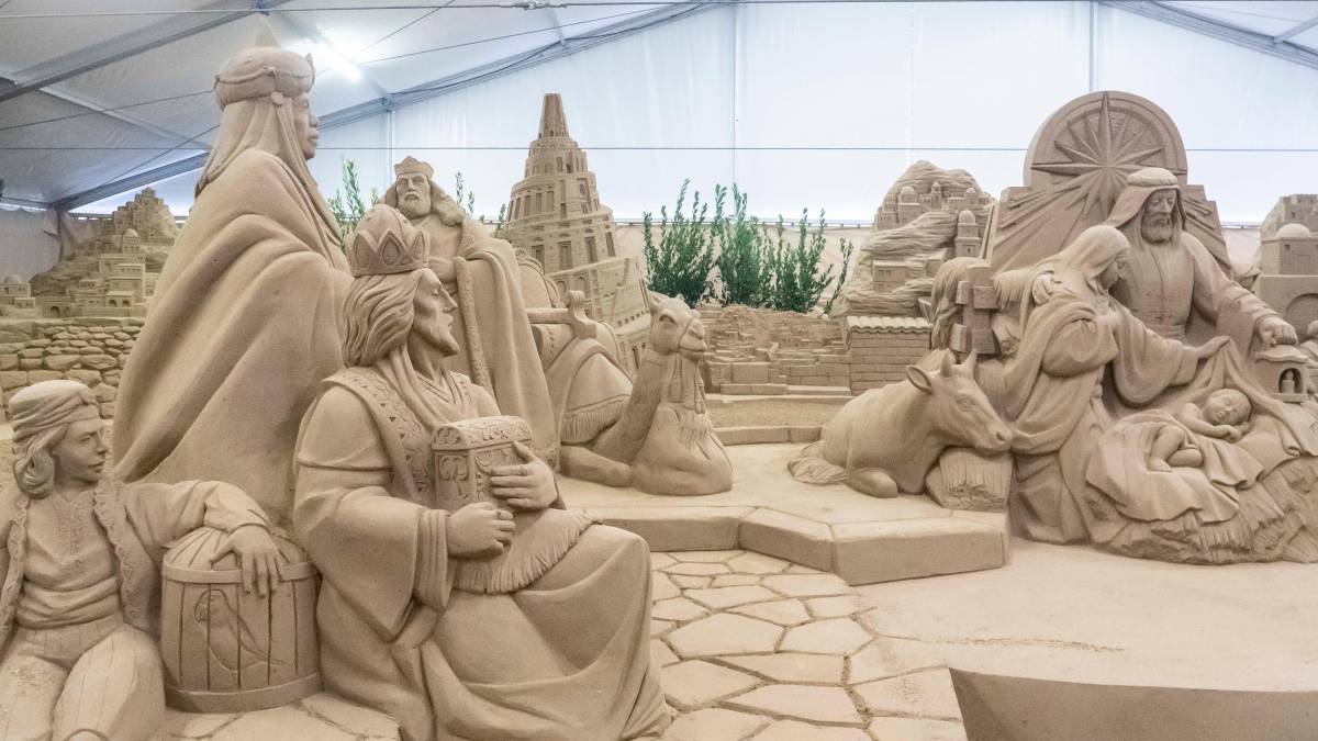 Rimini. Inaugurati il presepe di sabbia e l’Ice village FOTOGALLERY