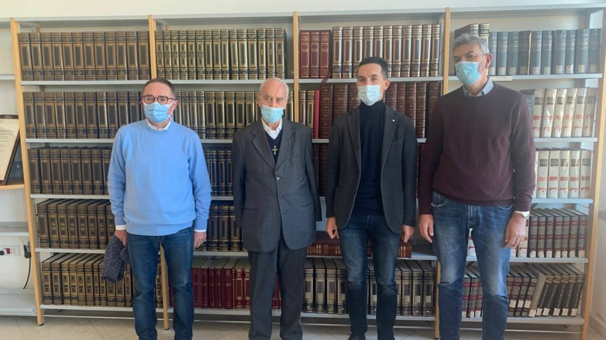 Preziosa donazione di Monsignor Ridolfi alla Biblioteca di Cesenatico