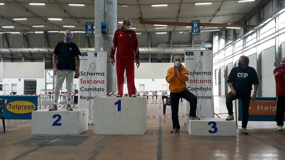 Scherma, Pianca sale sul gradino più basso del podio a Carrara