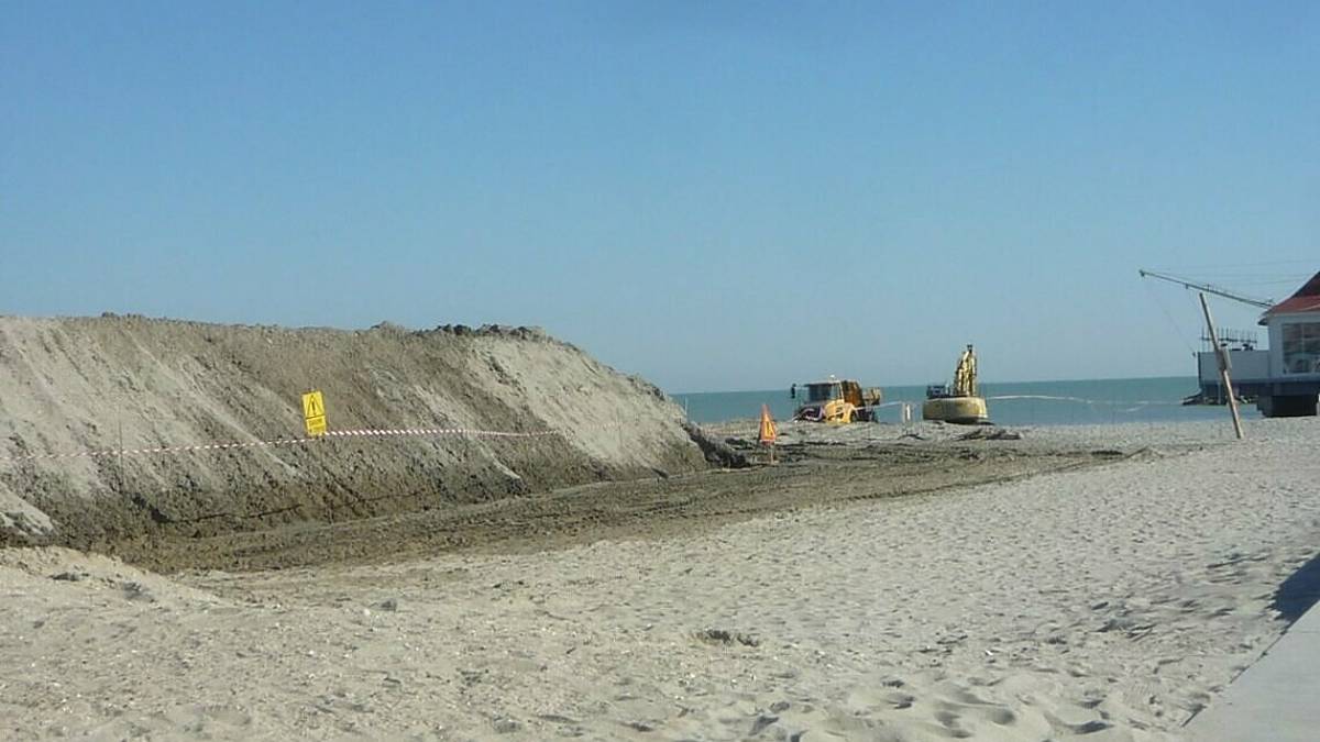 A Milano Marittima 170mila metri cubi di sabbia in spiaggia
