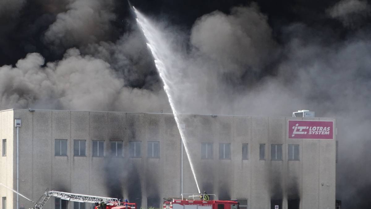 Faenza incendio, valori nei limiti. Attesi dati di diossine e metalli