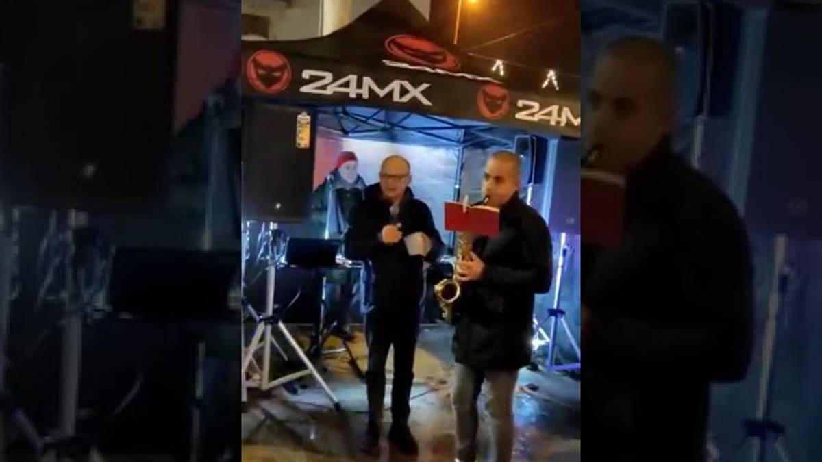 Cesena: gli assessori Castorri e Ferrini se la cantano e se la suonano alla festa di Borello - VIDEO