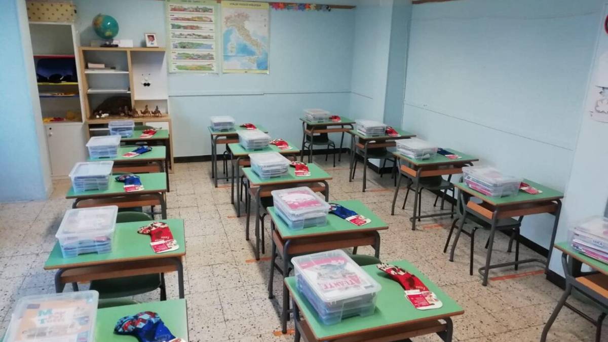 Riccione. Arrivata la Befana nei banchi delle scuole