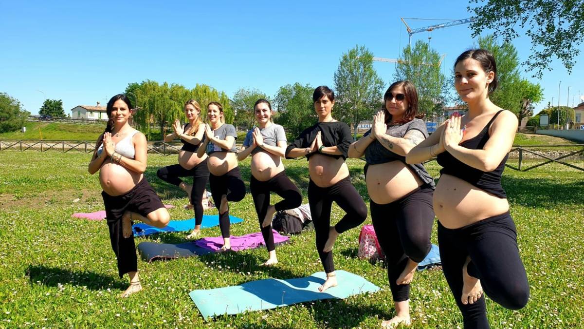Lugo, perse il compagno mentre era incinta, ora insegna yoga alle donne in gravidanza